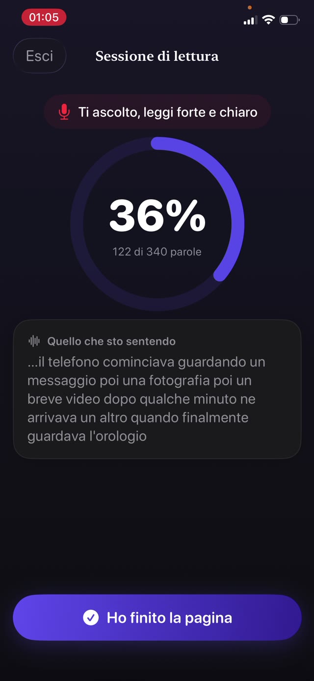 Percentuale di corrispondenza in diretta mentre un bambino legge una pagina ad alta voce per allenare la fluidità